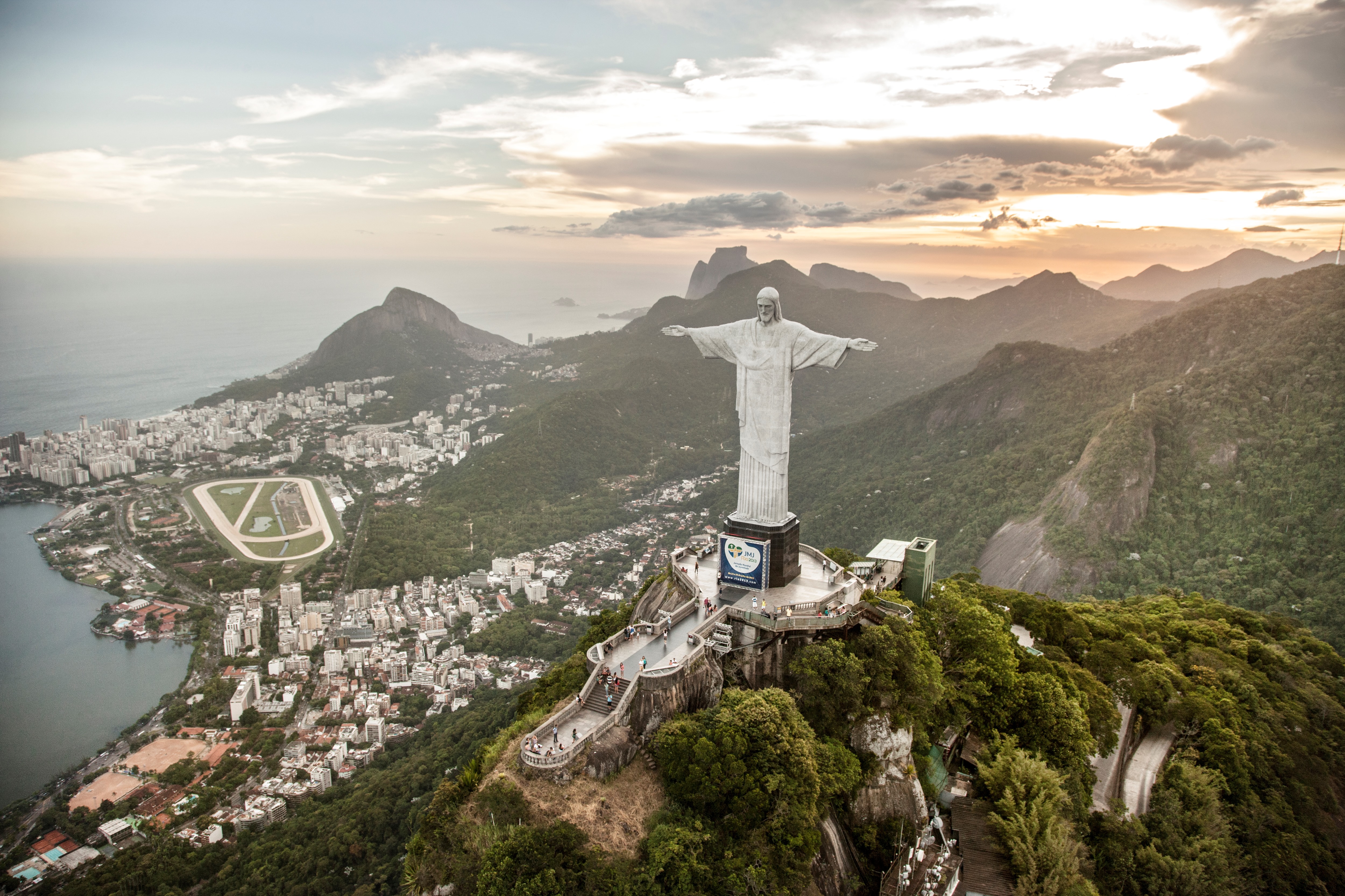 christ-the-redeemer